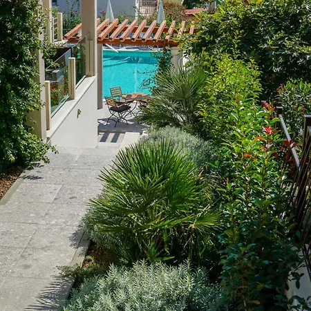 Azalea A1 アパート