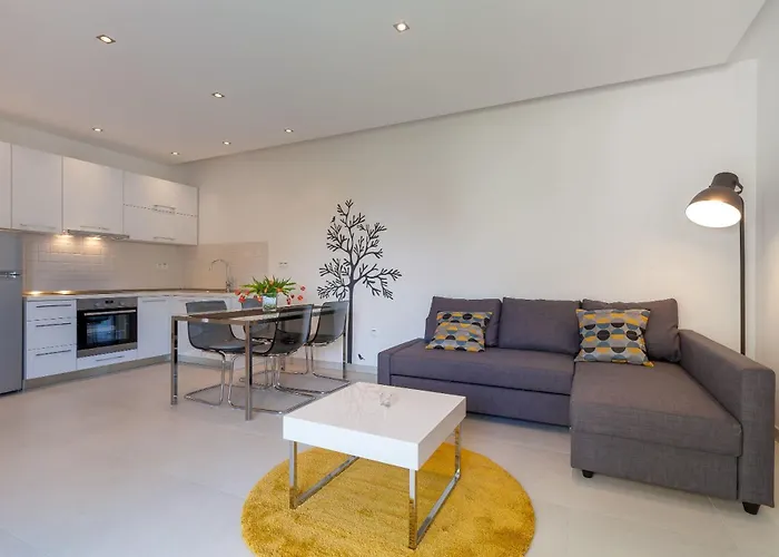 Azalea A1 * Podstrana