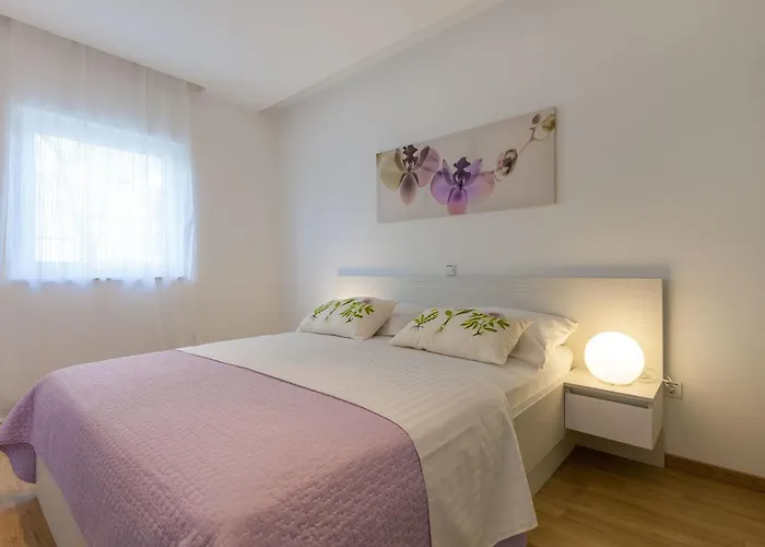 Apartamento Azalea A1 *